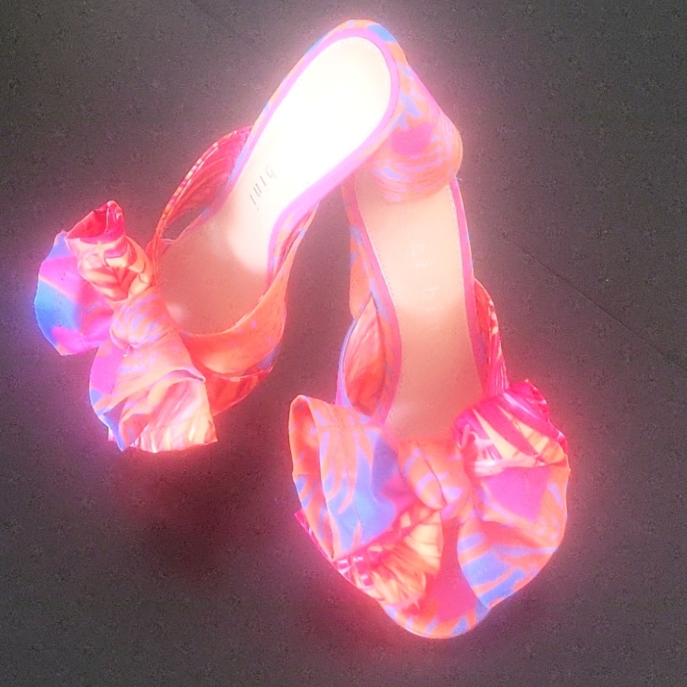 Gianni Bini Bow Shoes - Size 6.5